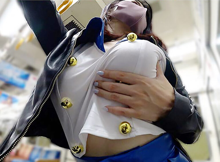 画像4｜22471065682e026d313｜【顔出し過激コス】【前編】Ｔバック激食い込みの激ミニスカ島風コスプレ美女♪エグいケツマ〇コくぱぁ連発!!