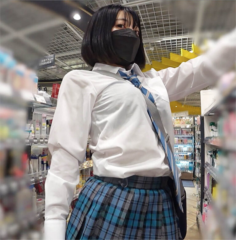 画像6｜205049640458efb8227｜【顔出しデカ尻JK】お尻丸見えの超ミニスカ変態JKちゃん♪エチエチなドエロBODYをねっとり盗撮!!