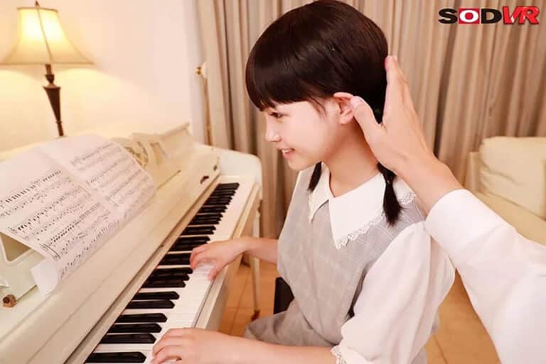 画像4|13dsvr00791|【VR】3年2組 はるちゃん 142cm ピアノレッスン中にわいせつ