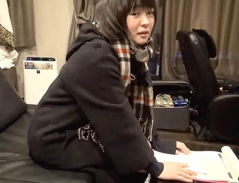 画像3｜4824｜教習所通い制服18歳と運転待ち時間にご休憩でセックス